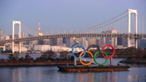 Σχοινάς: Η σημαία της ΕΕ πρέπει να εμφανιστεί στην τελετή έναρξη των Ολυμπιακών Αγώνων του Τόκιο