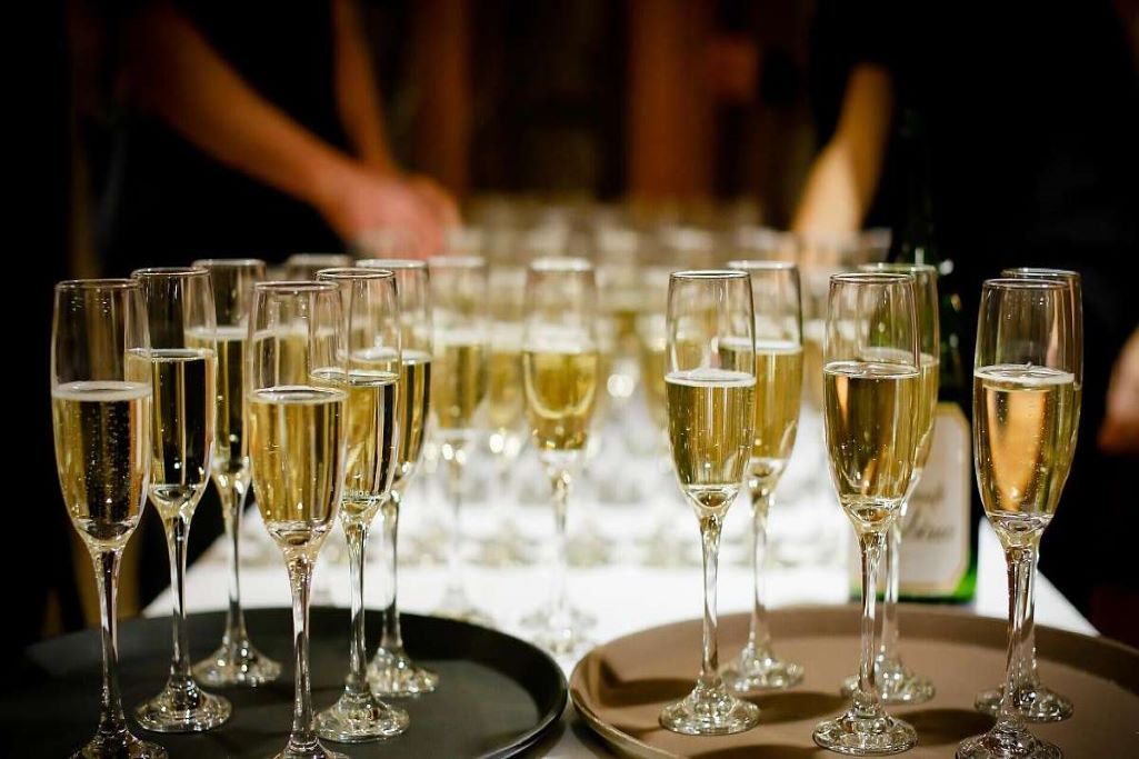 Τι θα κάνουν οι ρωσικές ελίτ χωρίς Moët και Dom Perignon;