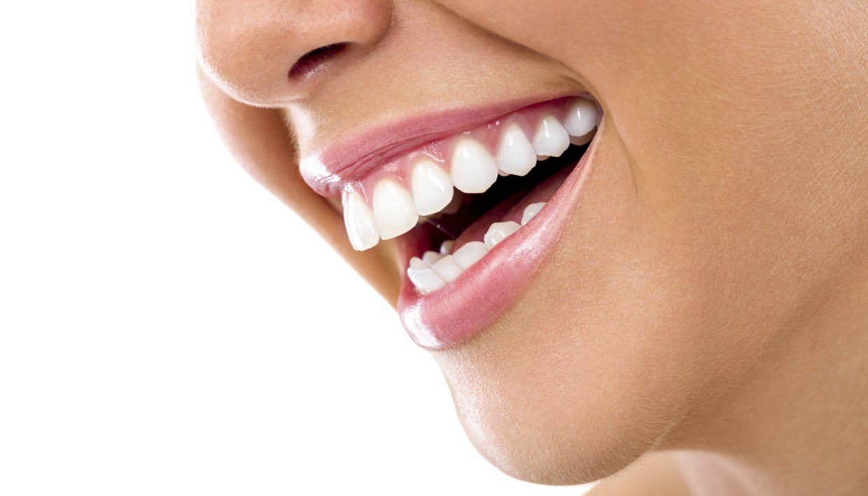 4 τρόποι για να αποκτήσετε πιο λευκά δόντια