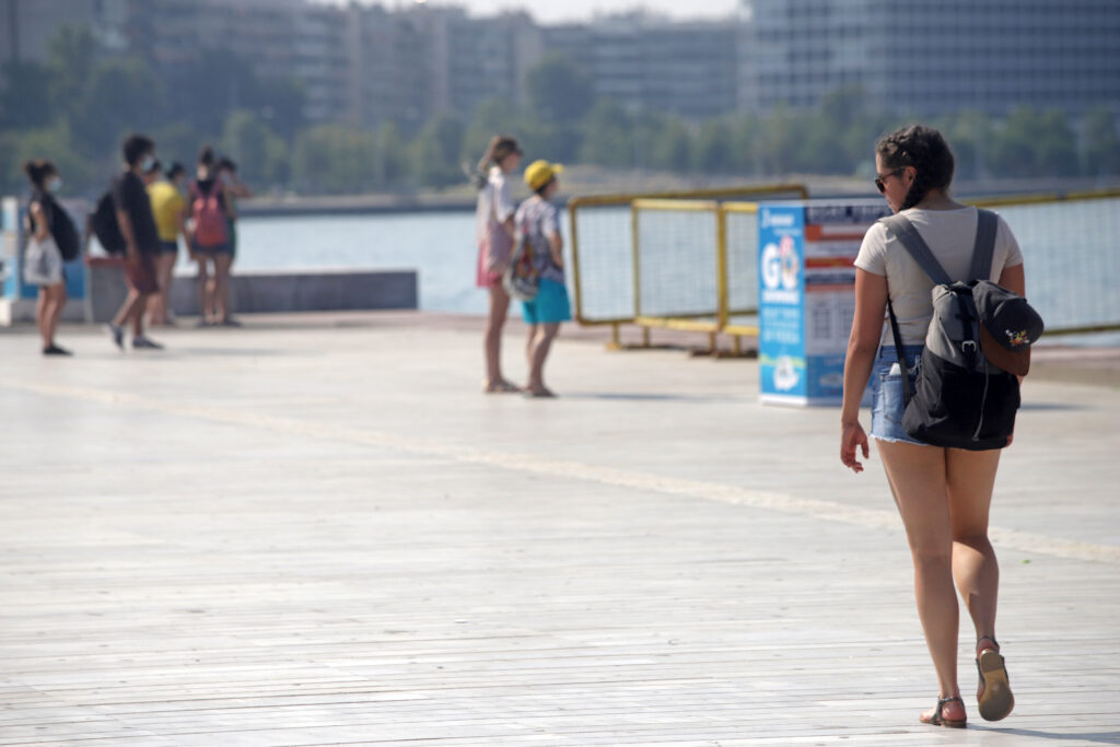[344579] ΥΨΗΛΕΣ ΘΕΡΜΟΚΡΑΣΙΕΣ ΣΤΗΝ ΠΟΛΗ ΤΗΣ ΘΕΣΣΑΛΟΝΙΚΗΣ.