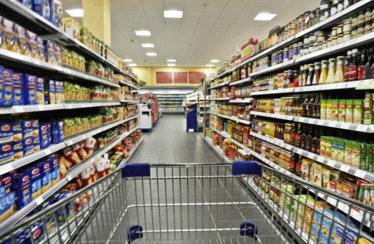Πληθωρισμός: «Φρένο» στο 7,2% τον Δεκέμβριο, αλλά και «έκρηξη» ακρίβειας στα τρόφιμα