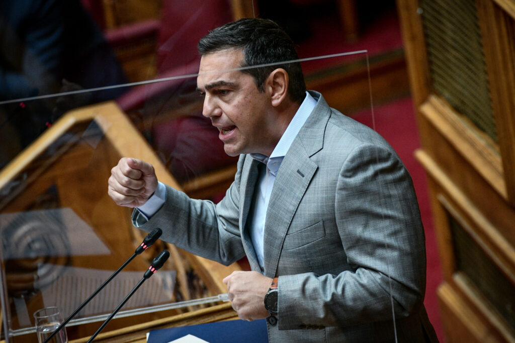 Ο Τσίπρας σηκώνει το γάντι