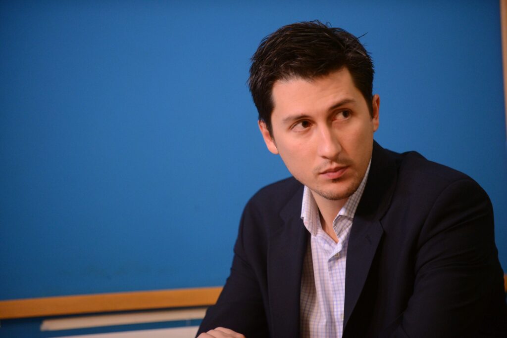 Χρηστίδης: Πιστεύουμε στον εμβολιασμό γιατί νοιαζόμαστε για τους διπλανούς μας