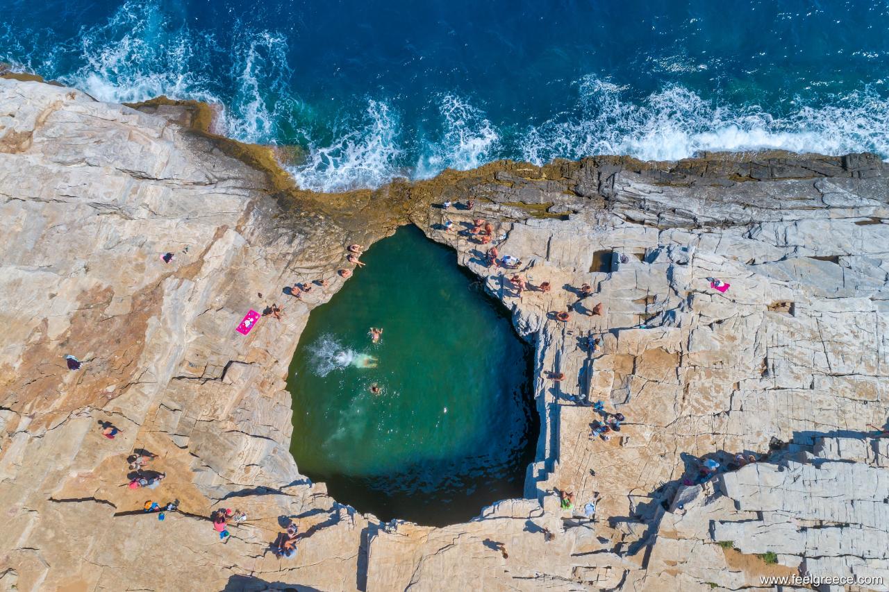 Η ωραιότερη φυσική πισίνα της Ελλάδας βρίσκεται στη Θάσο