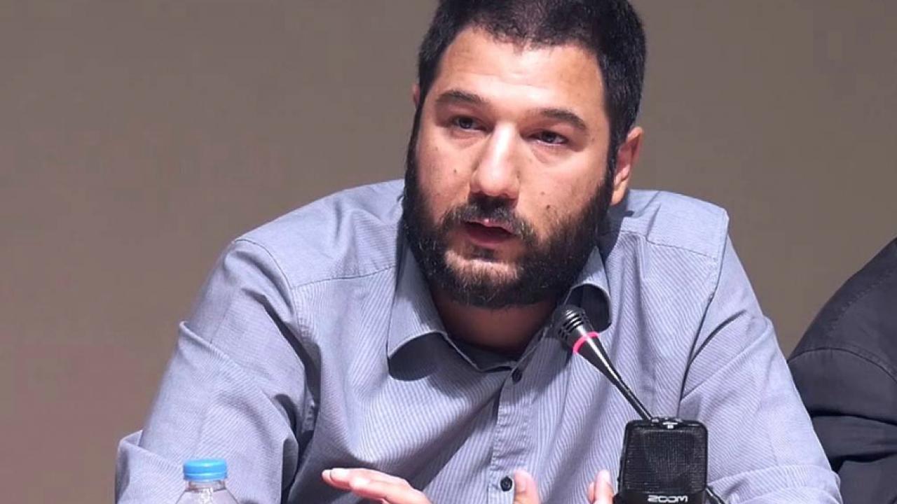 Ηλιόπουλος: «Μέτρα για ανεμβολίαστους» αντί μέτρων για τη στήριξη της δημόσιας υγείας