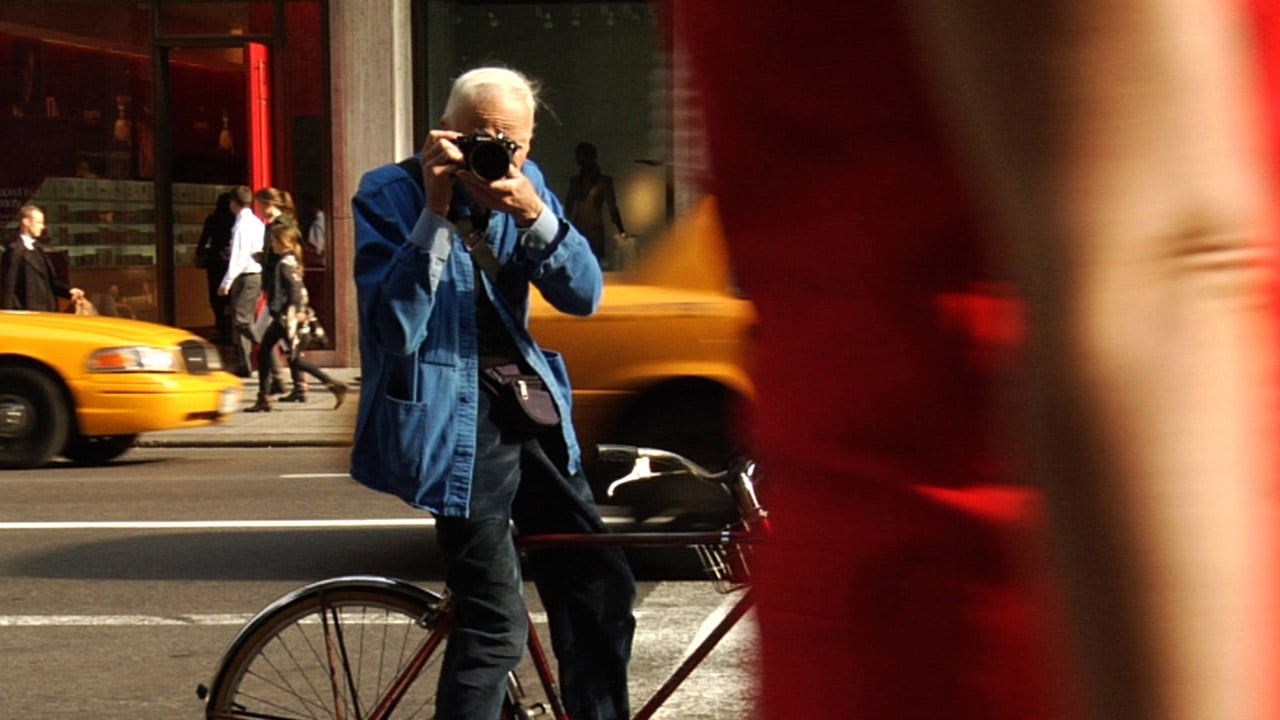 Έκθεση για τον θρυλικό φωτογράφο του street style, Μπιλ Κάνινγχαμ εγκαινιάζεται στη Νέα Υόρκη