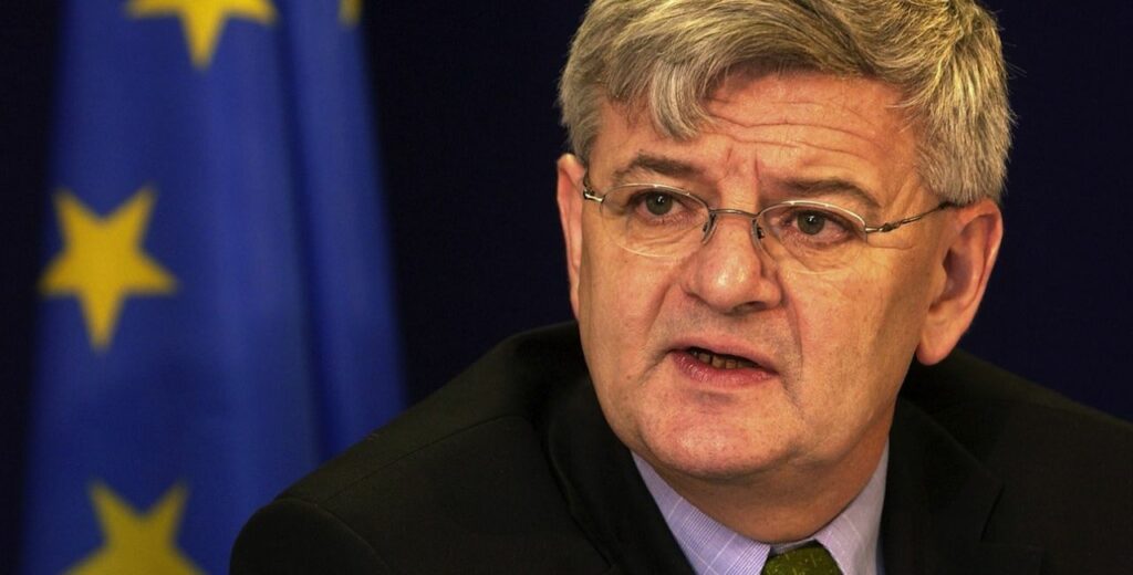 Η αποχώρηση του ΝΑΤΟ από το Αφγανιστάν ήταν «ένα λάθος», λέει ο Γιόσκα Φίσερ