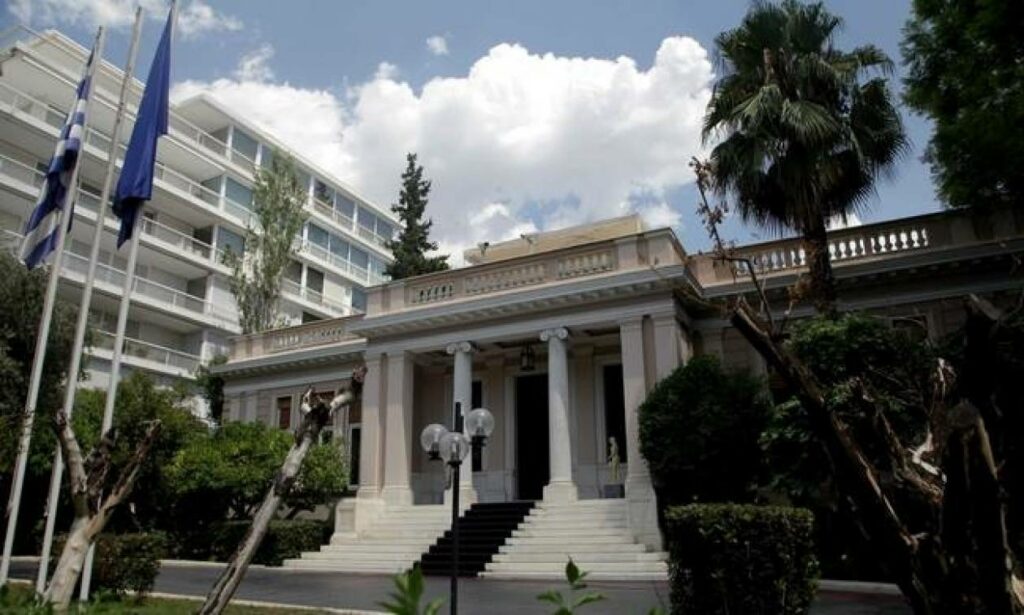\Μαξίμου για Αποστολάκη: Δείλιασε μπροστά στις απειλές Τσίπρα