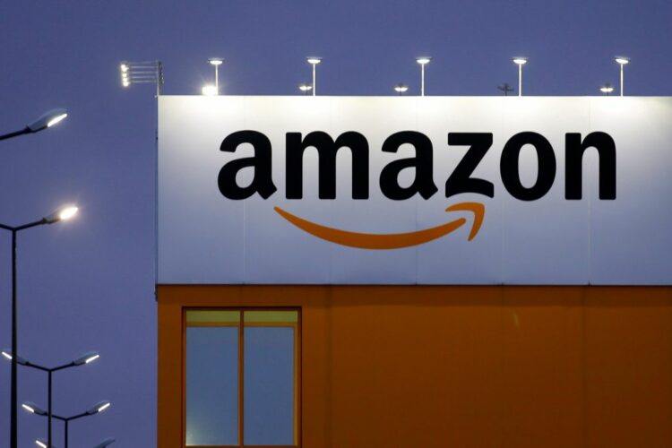 Amazon: Eτοιμάζεται να ανοίξει πολυκαταστήματα