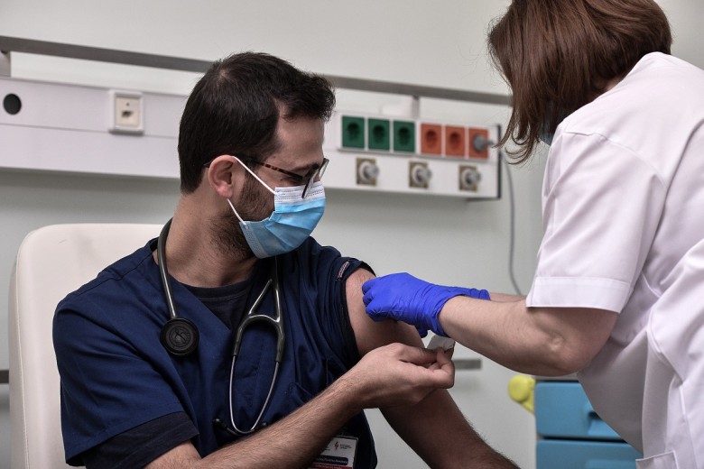 Άρειος Πάγος: Παρεμβαση Πλιώτα για τα πλαστά πιστοποιητικά εμβολιασμού