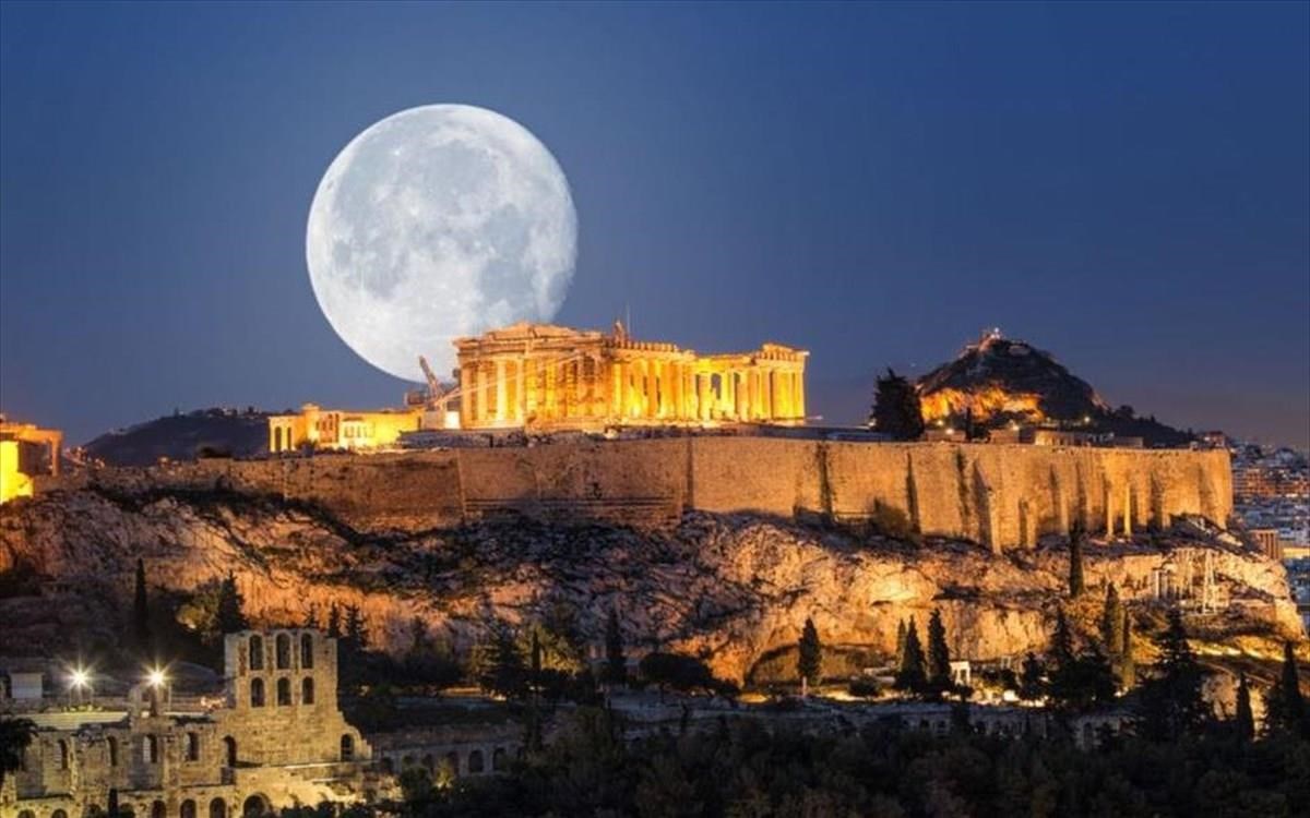 Πανσέληνος Αυγούστου: 5 βόλτες στην Αθήνα για να την απολαύσετε