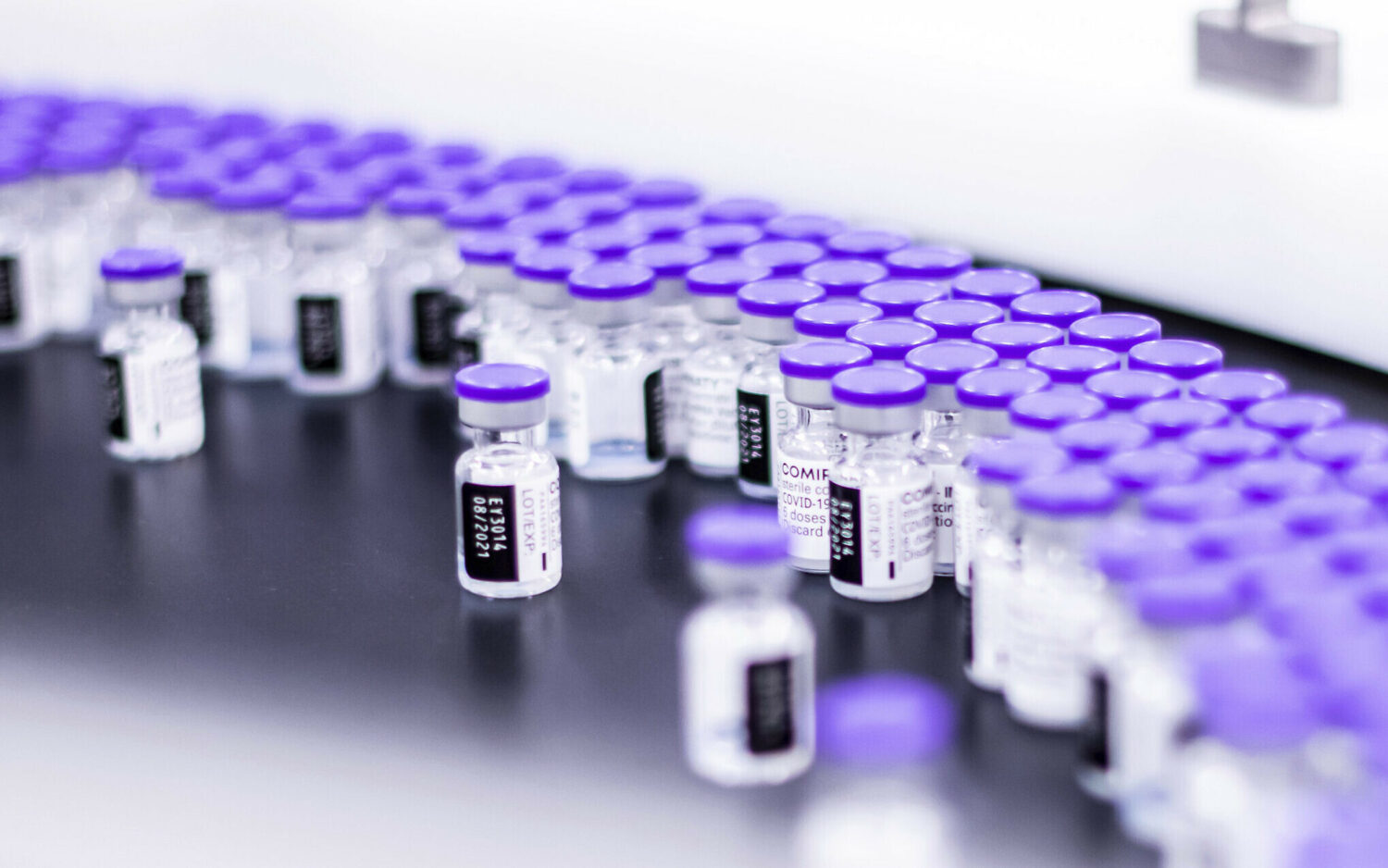 Eπικεφαλής BioNTech: Το 2022 τα εμβόλια θα χρειαστούν ανανέωση λόγω νέων μεταλλάξεων