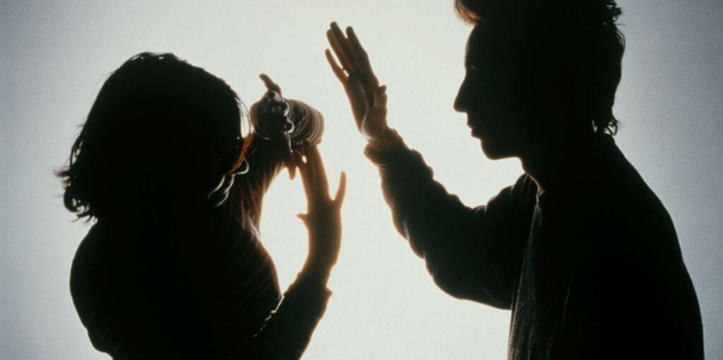 Yπουργείο Προστασίας του Πολίτη: Πάνω από 2000 συλλήψεις για ενδοοικογενειακή βία