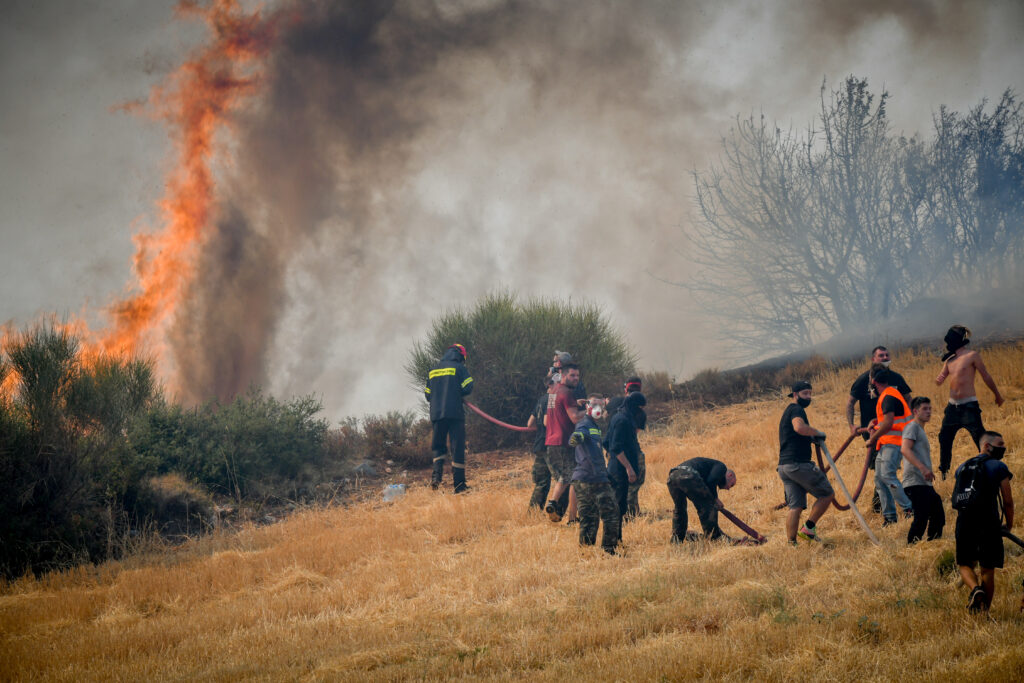 ΠΥΡΚΑΓΙΑ ΣΤΗΝ ΒΟΡΕΙΟΑΝΑΤΟΛΙΚΗ ΑΤΤΙΚΗ / ΑΝΑΖΩΠΥΡΩΣΗ ΑΦΙΔΝΕΣ-ΠΕΡΑΣΕ Η ΦΩΤΙΑ ΣΤΗΝ ΕΘΝΙΚΗ ΟΔΟ ΑΘΗΝΩΝ-ΛΑΜΙΑΣ (ΤΑΤΙΑΝΑ ΜΠΟΛΑΡΗ/ EUROKINISSI)