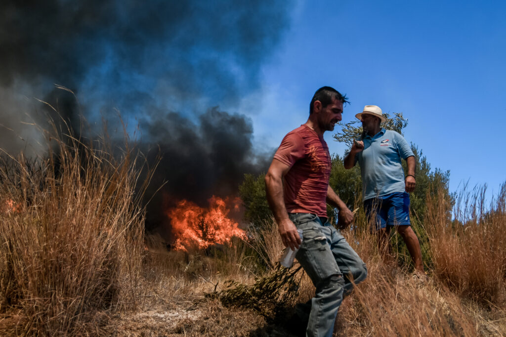 ΠΥΡΚΑΓΙΑ ΣΤΗ ΠΕΡΙΟΧΗ ΜΑΡΚΑΤΙ ΚΕΡΑΤΕΑΣ (EUROKINISSI / ΜΙΧΑΛΗΣ ΚΑΡΑΓΙΑΝΝΗΣ)