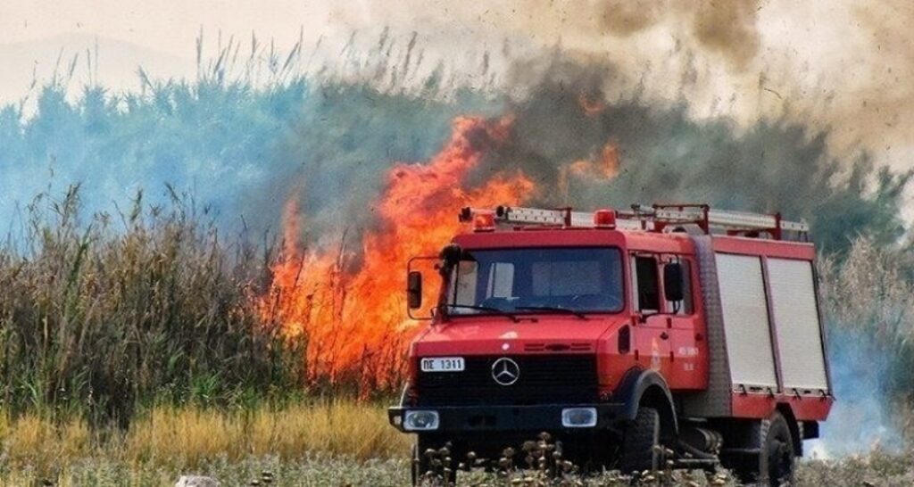 Φωτιά ΤΩΡΑ στην Αίγινα στην περιοχή Σφεντούρι