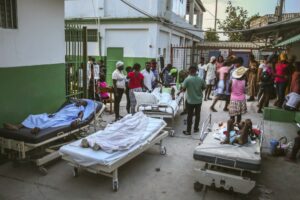 Αϊτή: Τουλάχιστον 1.419 οι νεκροί - Γιατροί πασχίζουν να σώσουν ζωές τραυματιών