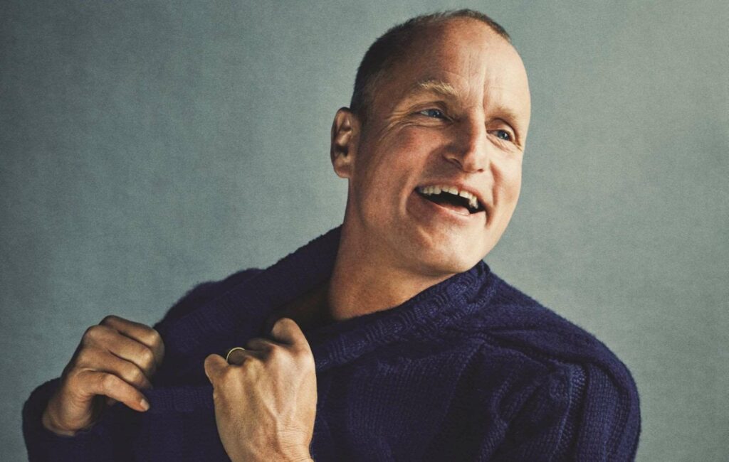 Γούντι Χάρελσον, ο «τρελός χίπις του Χόλιγουντ» που αυτοαποκαλείται αναρχικός...