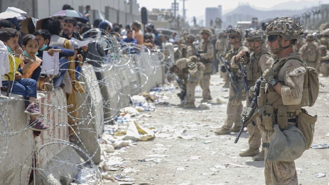 ΗΠΑ: Μαζική επίθεση με ρουκέτες στην Καμπούλ