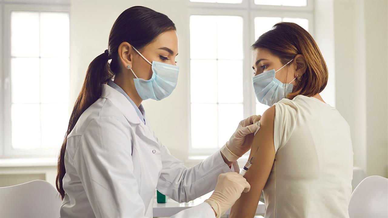 Θεμιστοκλέους: Ξεκινούν οι εμβολιασμοί από ιδιώτες γιατρούς- Η διαδικασία