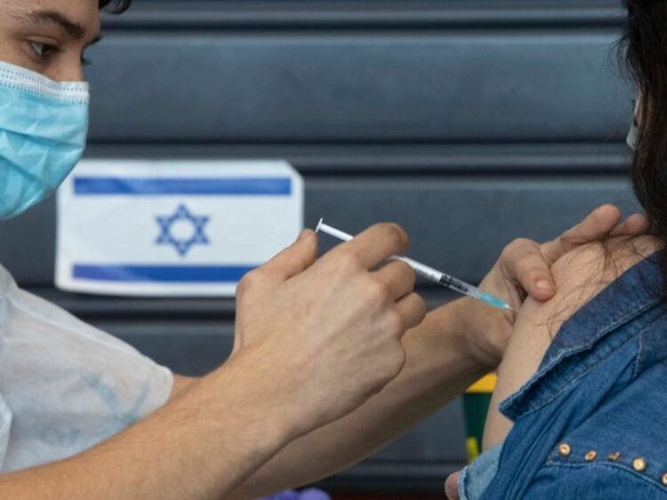 Ισραήλ: Οι ενισχυτικές δόσεις του εμβολίου δείχνουν να τιθασεύουν την μετάλλαξη Δέλτα