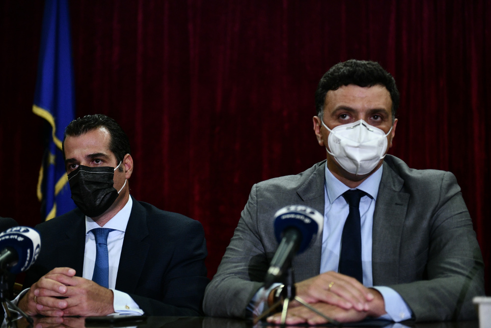 H παράδοση του υπ. Υγείας -Κικίλιας: Με σημάδεψε ανεξίτηλα η θητεία μου