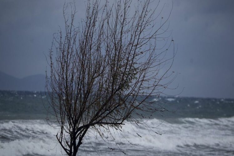 Μεταβολή του καιρού από αύριο - Πέφτει η θερμοκρασία, ενισχύονται οι άνεμοι