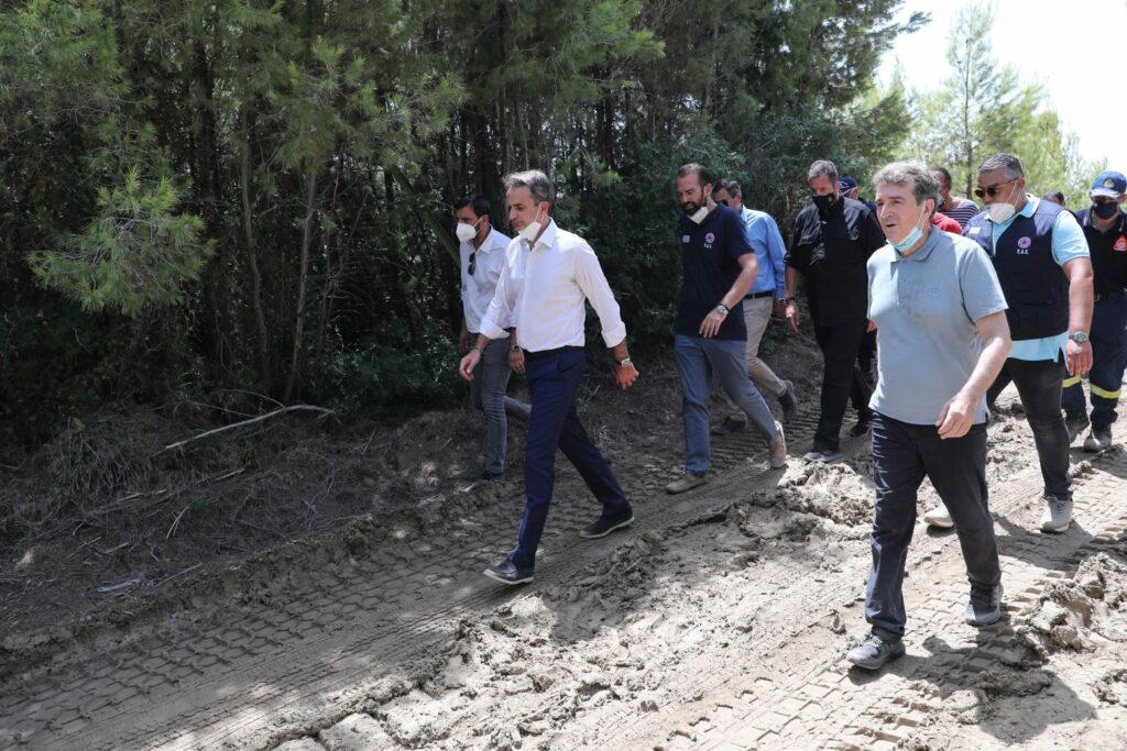 Ο Κυρ. Μητσοτάκης μεταβαίνει στο μέτωπο των πυρκαγιών στην Βαρυμπόμπη