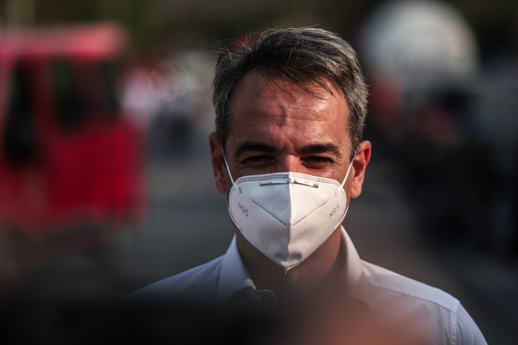 Οι καταστροφικές πυρκαγιές αλλάζουν ριζικά τους σχεδιασμούς του Μαξίμου