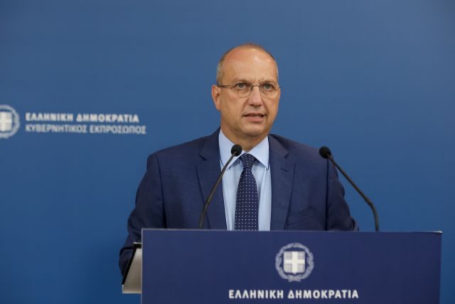Υποχρεωτικοί εμβολιασμοί σε εκπαιδευτικούς, ιερείς αν χρειαστεί - Τι δήλωσε ο Οικονόμου