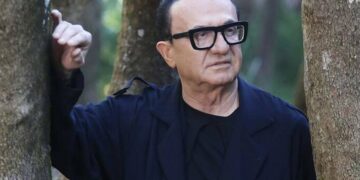 Λευτέρης Πανταζής: Ακύρωσε προγραμματισμένη του εμφάνιση λόγω χτυπήματος στο κεφάλι
