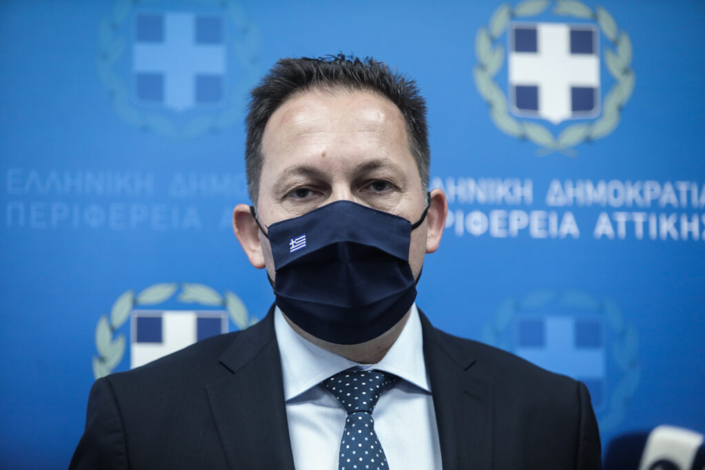 Πέτσας: Υπό συζήτηση η υποχρεωτικότητα του εμβολιασμού και σε δημόσιες υπηρεσίες