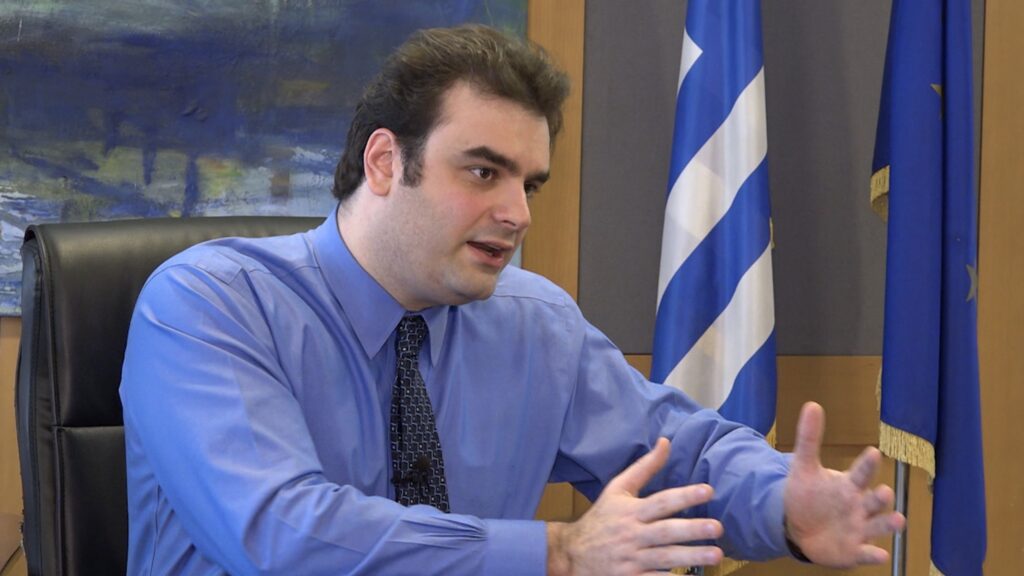 Ισχυρές εσωκομματικές συμμαχίες έχει συνάψει ο Πιερρακάκης