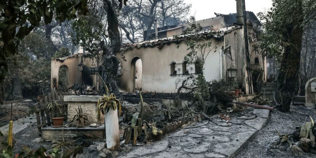 Υπουργείο Οικονομικών: Άνοιξε ειδικό λογαριασμό αρωγής για τους πυρόπληκτους