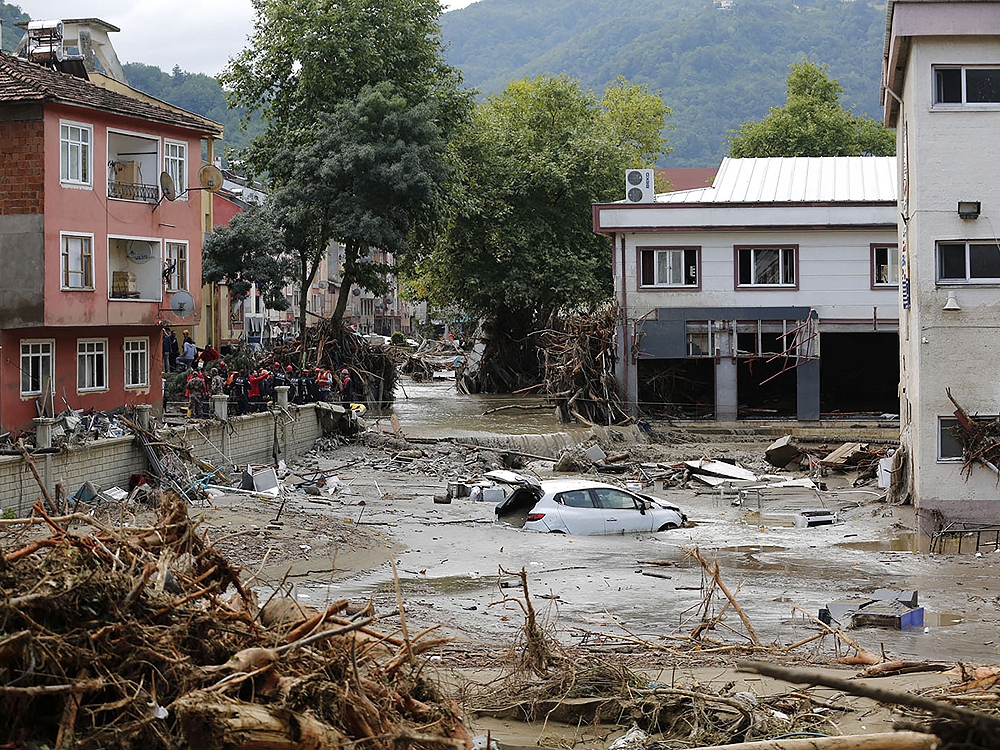 Τουρκία: Εννέα νεκροί από τις πλημμύρες (vid)