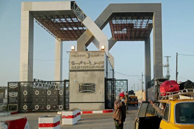 Η Αίγυπτος ανοίγει για 3 ημέρες τη διέλευση προς τη Ράφα