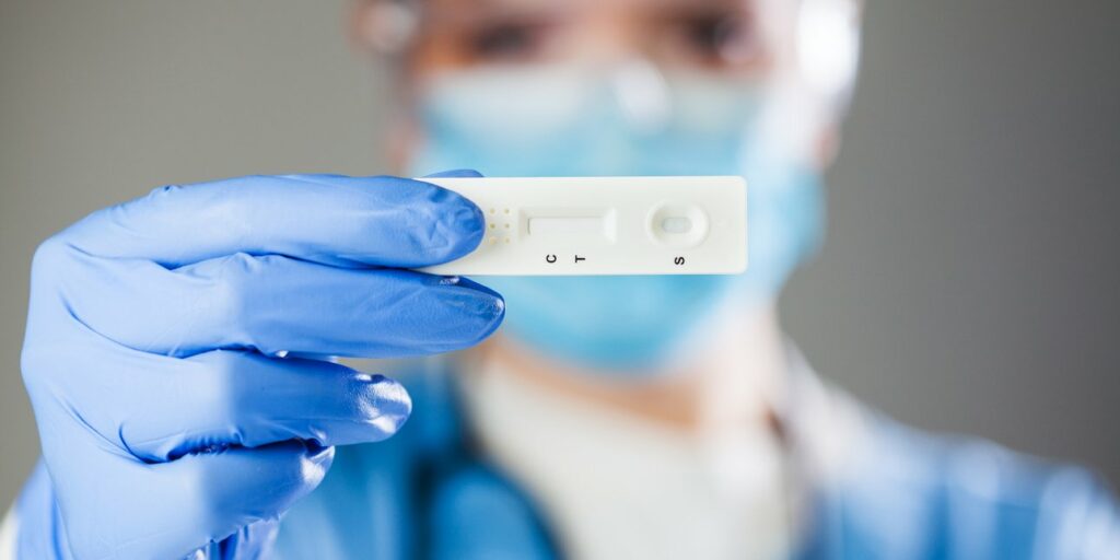 Self test: Πρόστιμο σε εργαζόμενους που δεν δηλώνουν το αποτέλεσμα