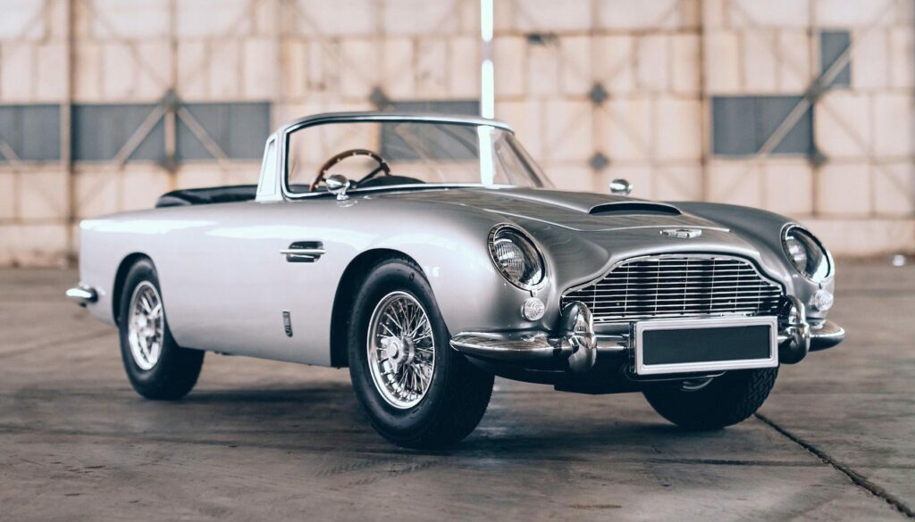 Aston-Martin-DB5-Junior