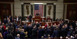 Στη σκιά Τραμπ, οι Δημοκρατικοί κατέθεσαν νομοσχέδιο που περιορίζει τις προεδρικές εξουσίες