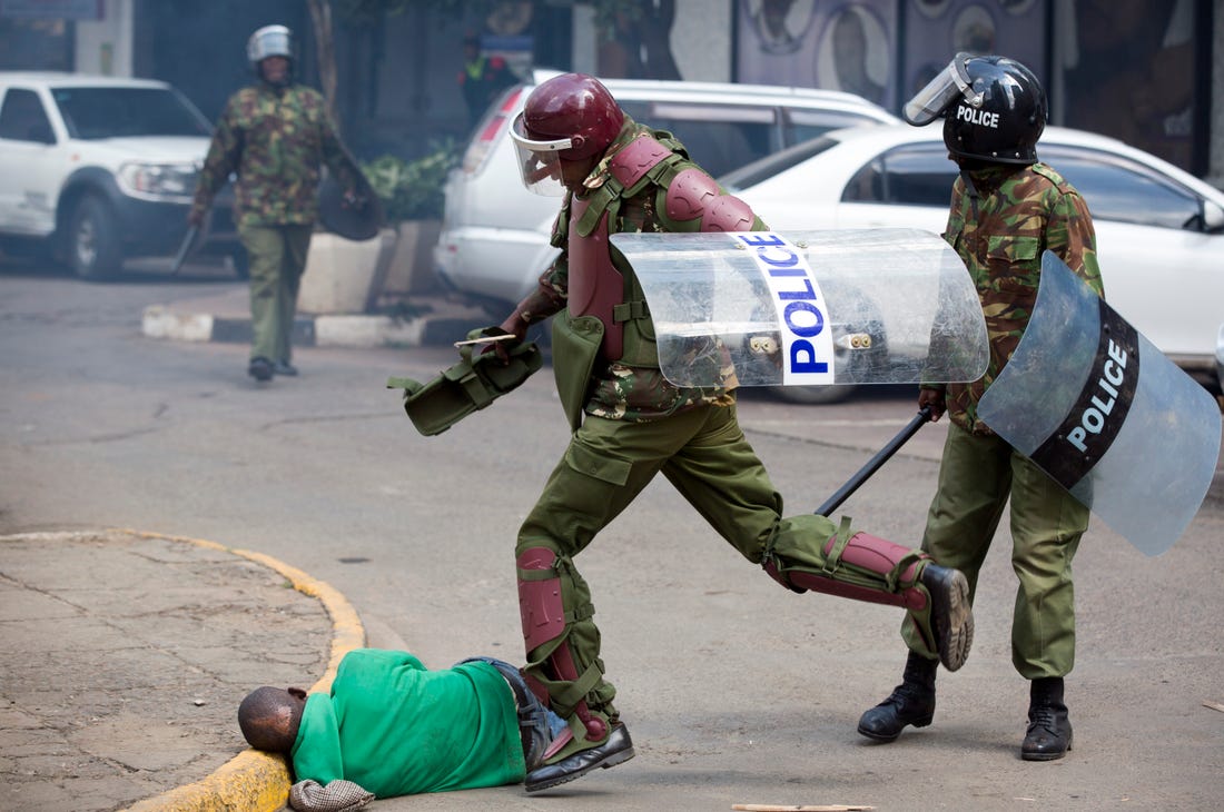 Κένυα: Έξι αστυνομικοί σκότωσαν δύο αδελφούς, γιατί δεν τήρησαν τα μέτρα κατά της πανδημίας