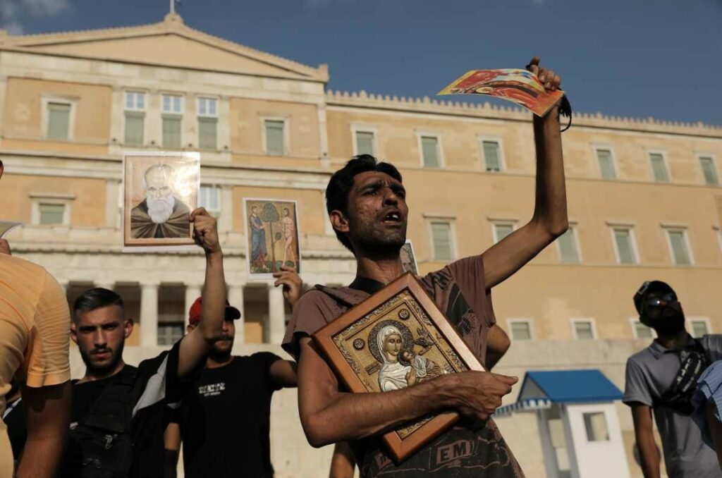 Ανησυχία για παραεκκλησιαστικούς, ακροδεξιούς και «αρνητές»