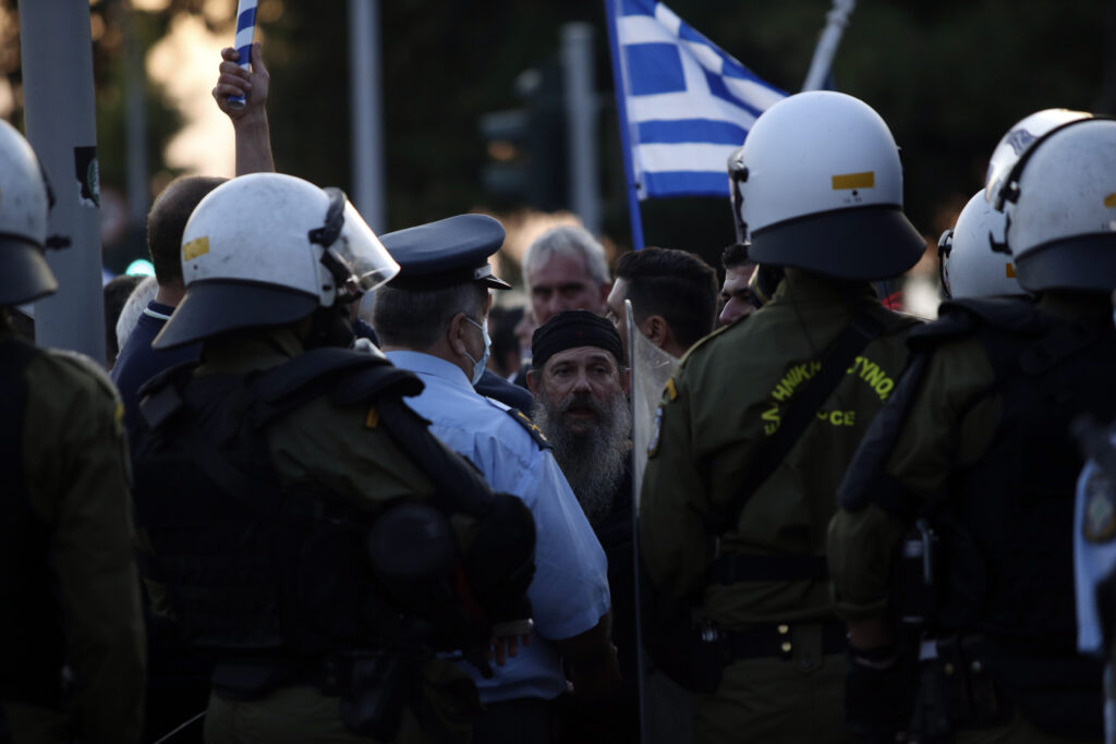 Προβληματισμός στο Μαξίμου από τους «αρνητές»