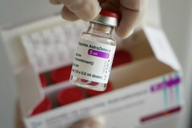 AstaZeneca: Το εμβόλιο προσφέρει ισχυρή προστασία ένα χρόνο μετά τη χορήγησή του