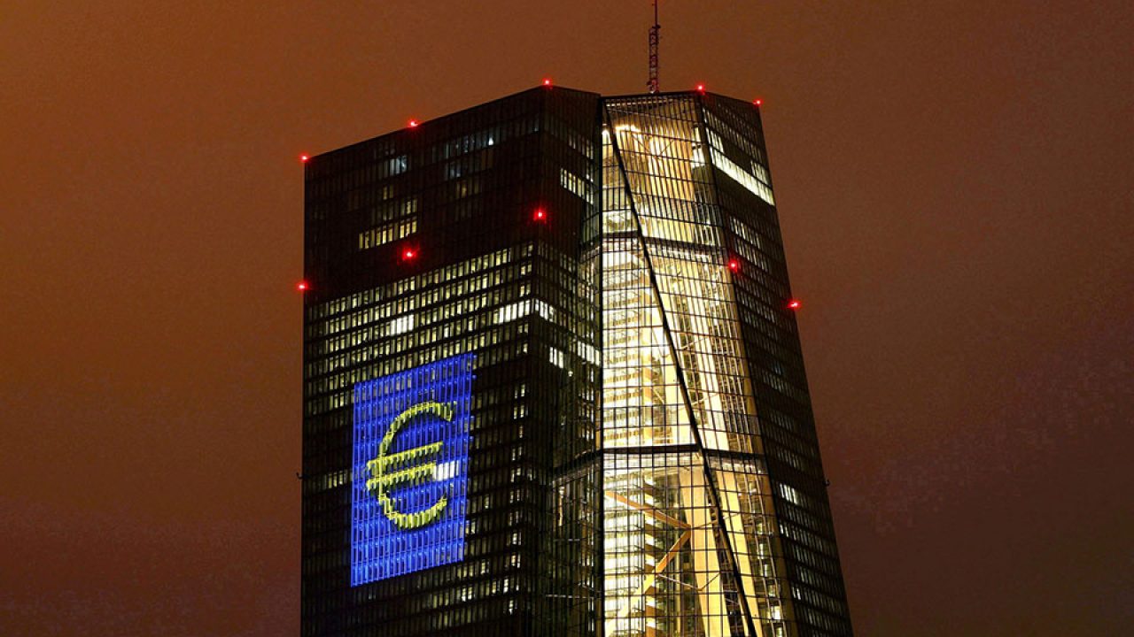 ΕΚΤ: Επιταχύνει την έξοδο από το QE - Στήριξη στην Ελλάδα αν χρειαστεί