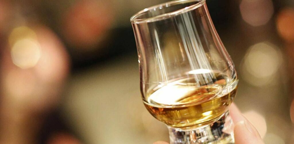 ΣΕΑΟΠ: Αυξημένα τα έσοδα από ΦΠΑ των οινοπνευματωδών ποτών το Α’ εξάμηνο του 2021