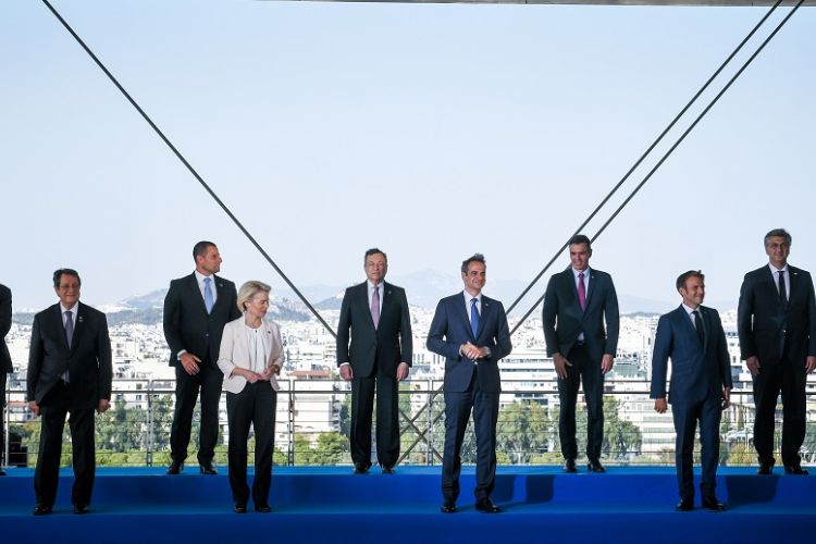 Αυτή την ώρα οι ηγέτες που συμμετέχουν στο EUMED 9 κάνουν τις δηλώσεις τους σχετικά με τη Διακήρυξη των Αθηνών που υπέγραψαν για το κλίμα στη Μεσόγειο.