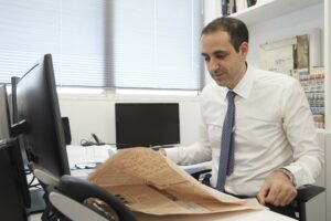 Για όλα φταίει ο …Γρηγόρης! Ποιος όμως ήταν ο εμπνευστής - νομοθέτης του επιτελικού κράτους, (που εμφανιζόταν ως ο No2 της κυβέρνησης) που όλοι τώρα επικαλούνται αρνητικά;