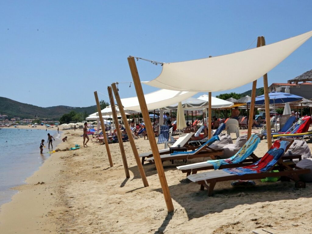 Καβάλα: Πυροβολισμοί σε beach bar με τρεις τραυματίες
