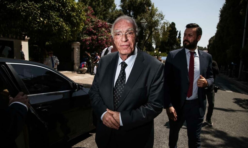 Κέρδισε τη μάχη με τον κορωνοϊό ο Βασίλης Λεβέντης – Εξιτήριο μετά από 75 ημέρες νοσηλείας