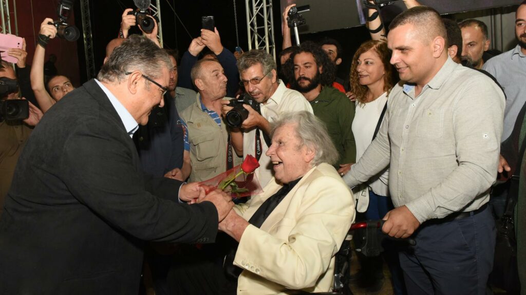 Επιστολή Μίκη στον Δ. Κουτσούμπα: Θέλω να αφήσω αυτόν τον κόσμο σαν κομμουνιστής